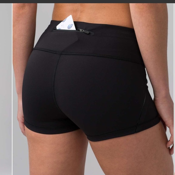 Lululemon Quick Pace Short (2.5") size 4 - Picture 5 of 5
